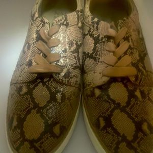 Print color naturalizer sneaker very nice